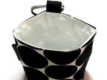 Сумка для ласощів для собак з магнітом та карабіном з тканини - MAXI DOTS ЧОРНА