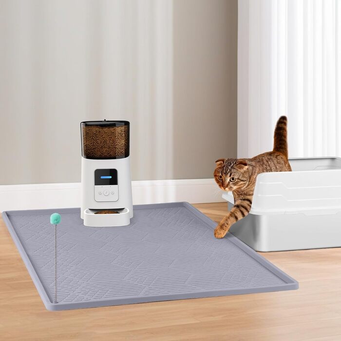 Килимок для котячого туалету Bartuke з іграшкою-м'ячиком, 86x56 см, силіконовий, контролює розсипання наповнювача, м'який для лапок, легко миється (Білий) Білий 86x56 см (Світло-сірий 97x63 см)