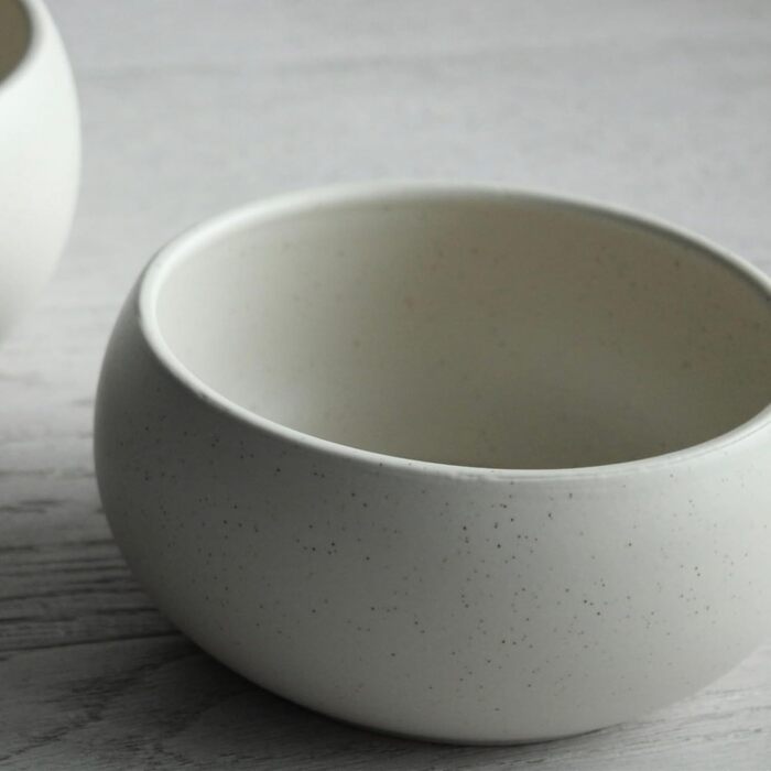 Керамічна годівниця для собак hej.mo | Діаметр 16 см, об'єм 0.9 л | Міцна, миється в посудомийній машині, стійка до подряпин та укусів | Для маленьких та середніх собак (Крем)