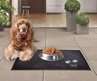 Килимок для годівлі собак з написом на замовлення | Миється | Мотив лапок (Кольорові лапки 1)