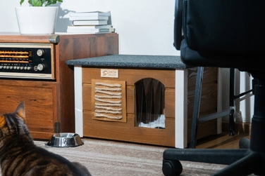 Будиночок для кота SMITH DESIGN з когтеточкою, утеплений, коричневий, L 54x39x36 см
