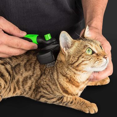 Щітка для собак та котів Golden Pets з автоочищенням. Підходить для короткої та довгої шерсті, для тварин різних розмірів. Швидке очищення та догляд + посібник.