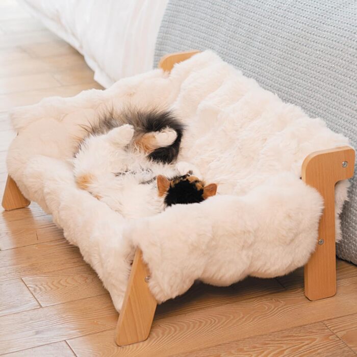 Катяме місце CheerPals з бука, 70x47 см: велике ліжко-софа для котів з м'якою знімною наволочкою, витримує до 15 кг