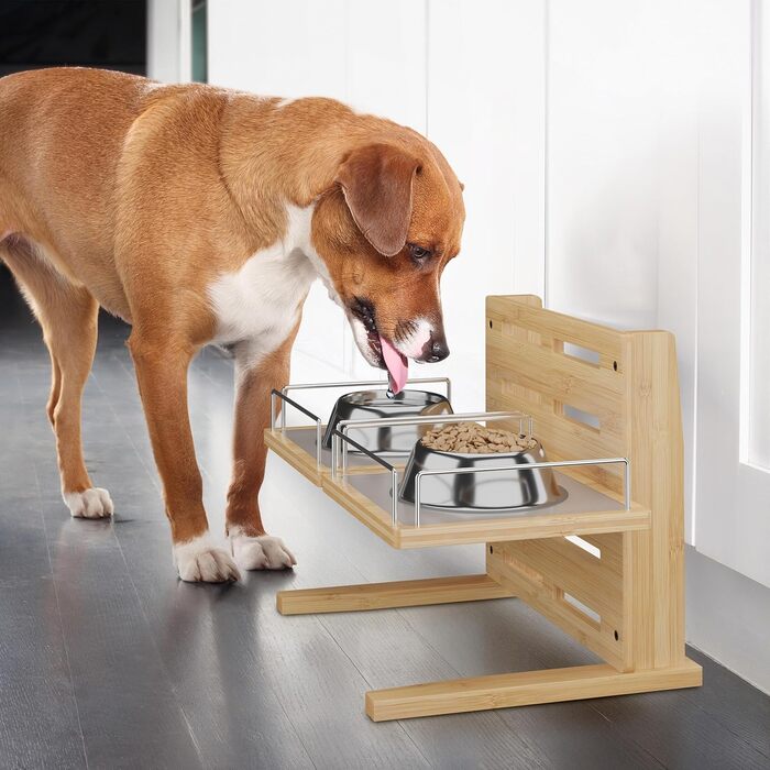 Станція для годування собак Relaxdays, регульована годівниця, HBT: 37x55x36 см, підставка для мисок з силіконовим килимком, бамбук, натуральний дизайн