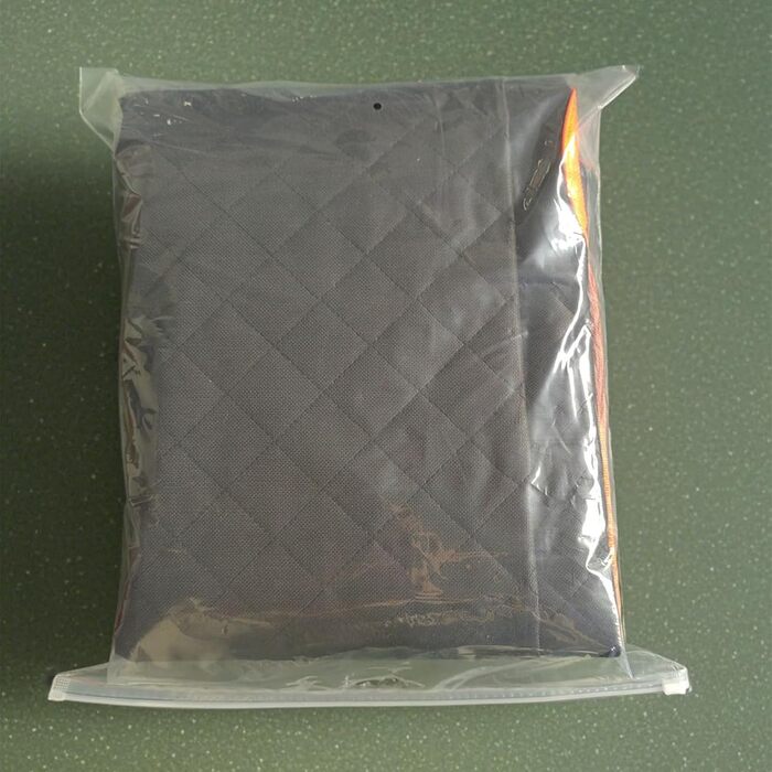 Захист для заднього сидіння автомобіля від собак: водовідштовхувальний, антицарапинний, з боковими захистами та оглядовим вікном