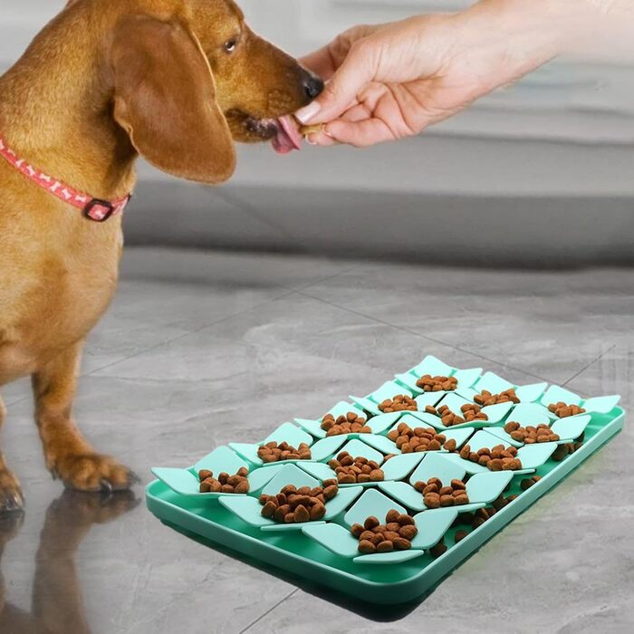 Килимок для котів та собак, силіконовий лежак-миска для повільного годування, зелений