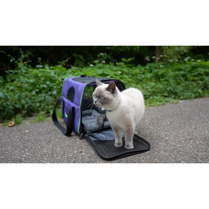 Транспортна сумка для котів та собак Brave Paws, міцна, зручна, дихаюча, з безпечним замком та складною мискою (фіолетова)