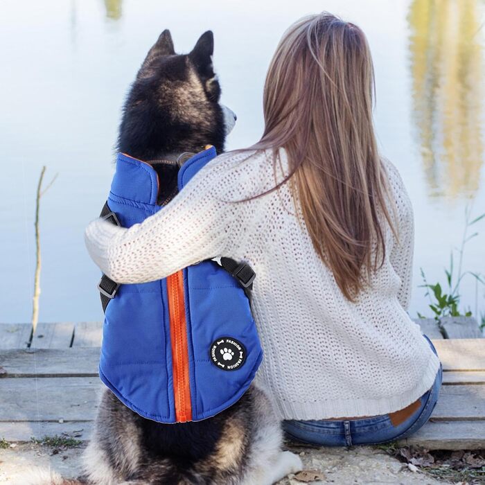 Тепла зимова жилетка для собак - блакитна, S | Зі зручним кріпленням для нашийника | Зимовий одяг для собак середніх та великих порід