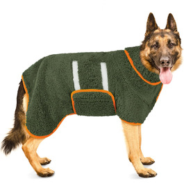 колір: темно-зелений