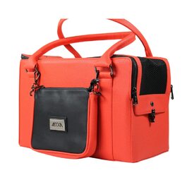 стиль: включно з клатчем henkel & damen