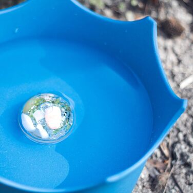 VitaJuwel годівниця для води з бамбука з сумішшю дорогоцінних каменів для собак та котів | (OZEANBLAU)