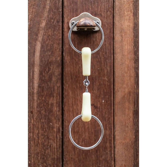 Equinate Wassertrense з яблучним смаком 18 мм, анатомічна, для коней | Матеріали преміум-якості, сприяє слиновиділенню та стимулює жування | 11,5 см