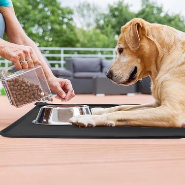 Килимок для годування собак і котів, силіконовий, чорний, L (47x30 см), 180г