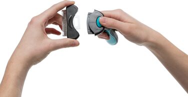 Тріксі Щітка для вичісування шерсті з ви змінним гребінцем - нержавіюча сталь, прогумований пластиковий ручка - чорний/синій - 8 x 14 см - 24173