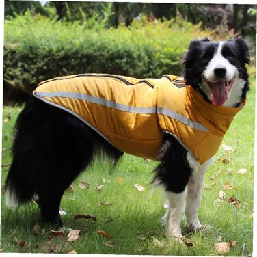 Зимовий теплий дощовик для собак з флісовою підкладкою та світловідбиваючими смугами. Теплий костюм для собак з високим коміром та отвором для повідка. Матеріал: поліестер.