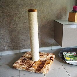 Дряпка для котів Clevercat Jumbo Boy – кігтеточка з високою колоною, зроблена в Німеччині. Різні кольори.